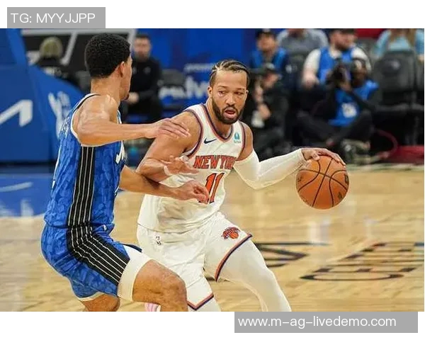 尼克斯与雄鹿的激烈对决揭示了NBA季后赛的悬念与精彩瞬间