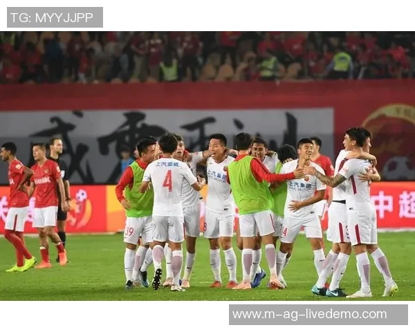 足协杯激战恒大与上港争锋相对谁能笑到最后争夺荣誉之巅